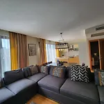Taksim Perfect Residence, 3 Bedrooms, 140 M2, Pool Gym Sauna Access