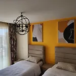 Taksim Perfect Residence, 3 Bedrooms, 140 M2, Pool Gym Sauna Access Lejlighed Istanbul