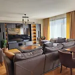 Lejlighed Taksim Perfect Residence, 3 Bedrooms, 140 M2, Pool Gym Sauna Access *