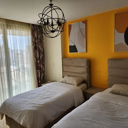 Taksim Perfect Residence, 3 Bedrooms, 140 M2, Pool Gym Sauna Access * Istanboel
