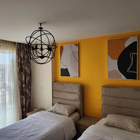 Taksim Perfect Residence, 3 Bedrooms, 140 M2, Pool Gym Sauna Access Daire İstanbul