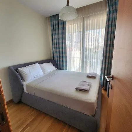 Taksim Perfect Residence, 3 Bedrooms, 140 M2, Pool Gym Sauna Access Istanbulská provincie