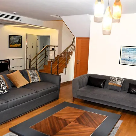 Taksim Perfect Residence, 3 Bedrooms, 140 M2, Pool Gym Sauna Access Istanbulská provincie