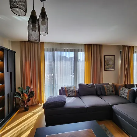 Apartmán Taksim Perfect Residence, 3 Bedrooms, 140 M2, Pool Gym Sauna Access