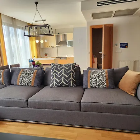 Taksim Perfect Residence, 3 Bedrooms, 140 M2, Pool Gym Sauna Access * Istanbulská provincie